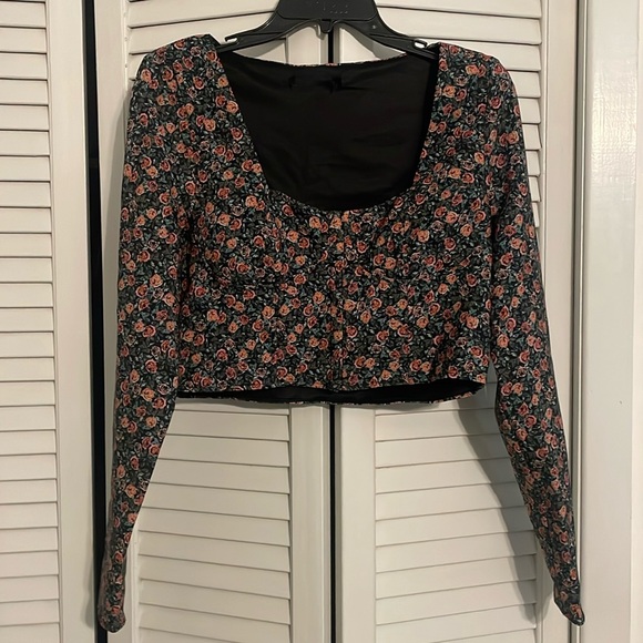 Cropped floral blouse - Picture 2 of 3